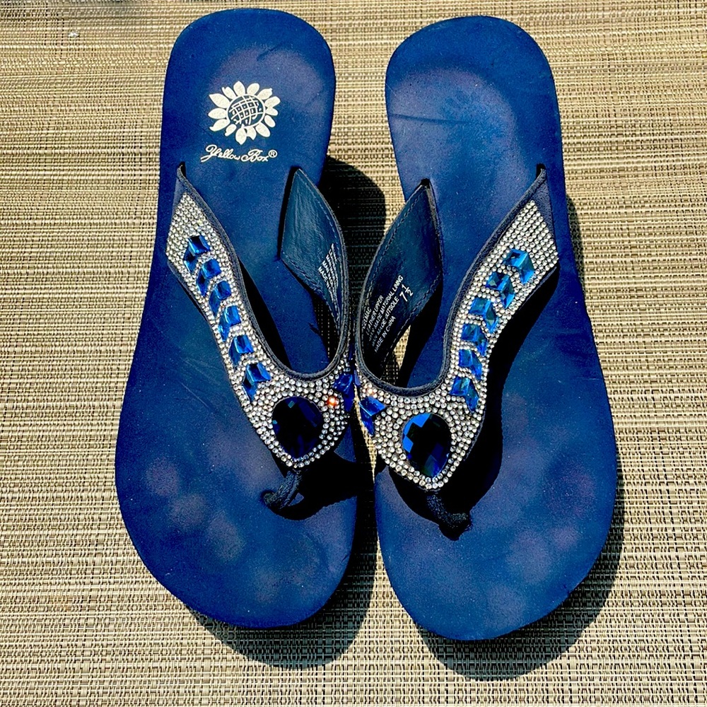 Yellow Box Size 7.5 Blue Rhinestone Thong-style Summer Sandals